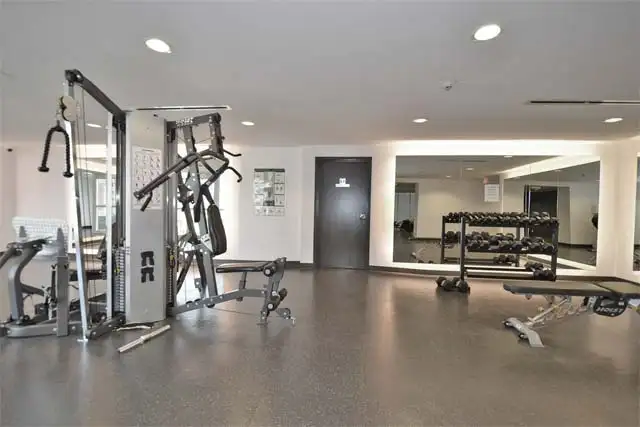Luxury clean furnished condo for rent available in Burlington - Photo 9
