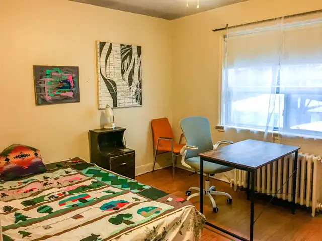 3 Bedroom, Near Christie Subway, Facing Park, Utilities Included