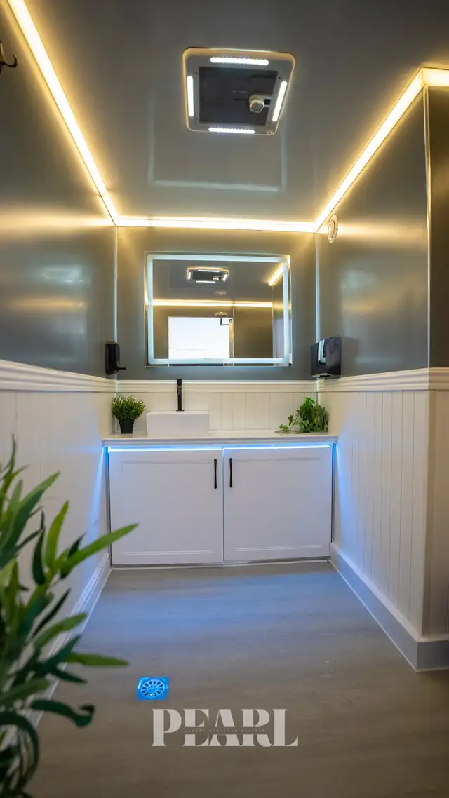 luxury washroom rentals - Photo 2