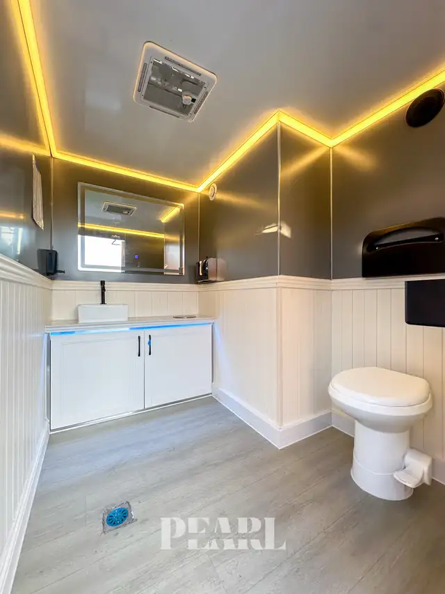 luxury washroom rentals - Photo 4