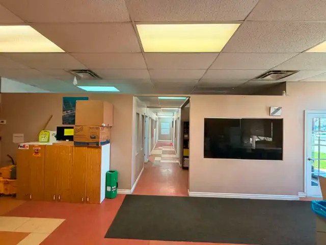 Espace à louer – LaSalle – 3 600 pi² - Photo 2