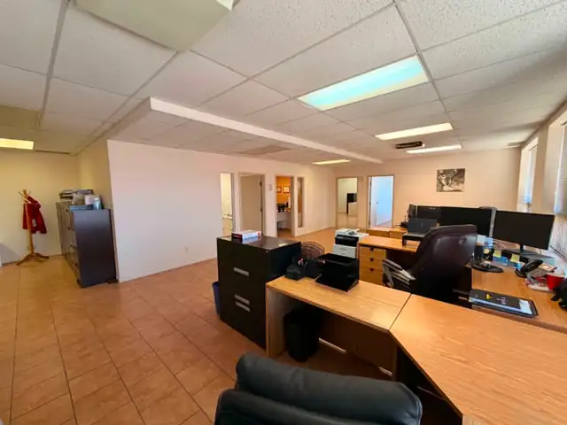Espace à louer – LaSalle – 3 600 pi² - Photo 9