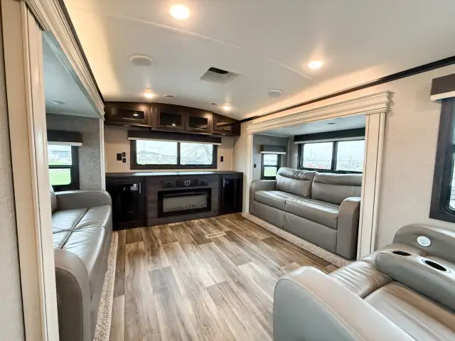 2021 Jayco North Point 387RDFS - Photo 7