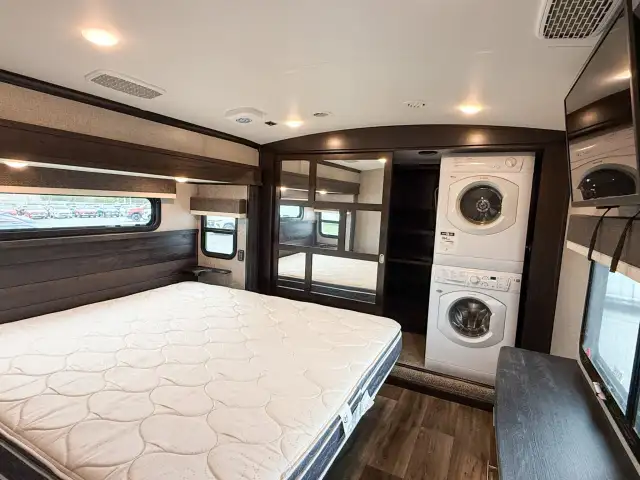 2021 Jayco North Point 387RDFS - Photo 8