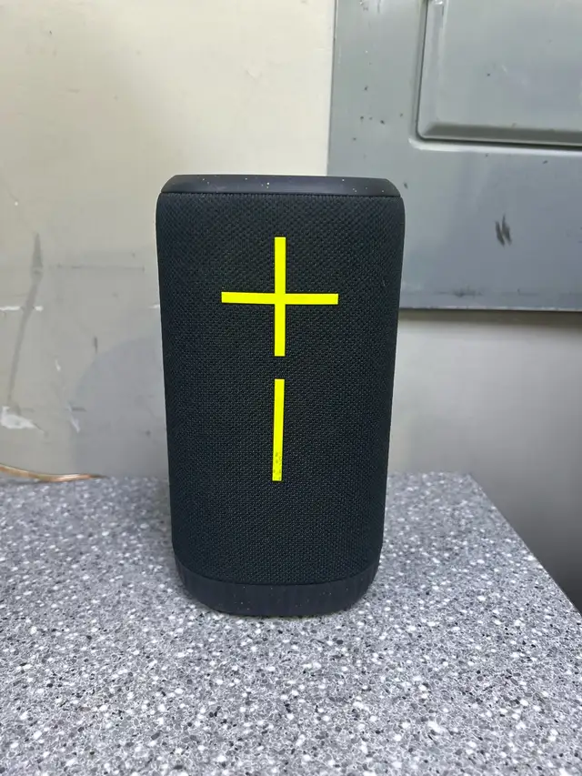 Ultimate Ears Everboom Bluetooth Speaker Black