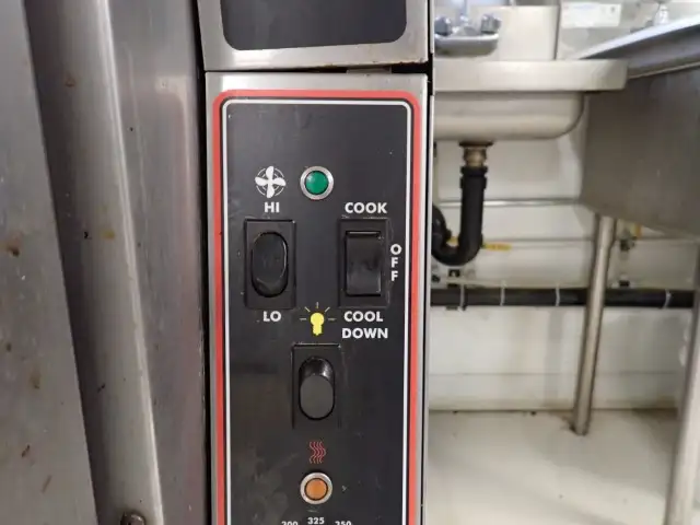 Convection Oven - Photo 3
