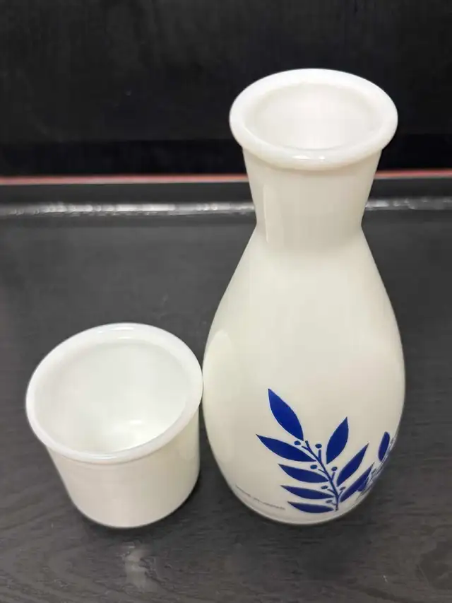 Vintage Gekkeikan Japanese 5' Sake Bottle & Cup - Photo 5