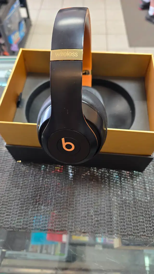 Beats Studio3 Wireless Over-Ear Noise Cancelling Bluetooth
