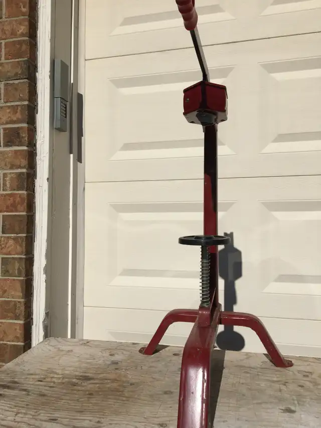 Wine Corking Machine