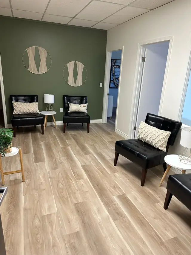 office space for rent in quiet massage clinic - Photo 3