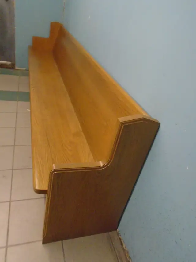 10 foot oak bench (ask to view) - Photo 2