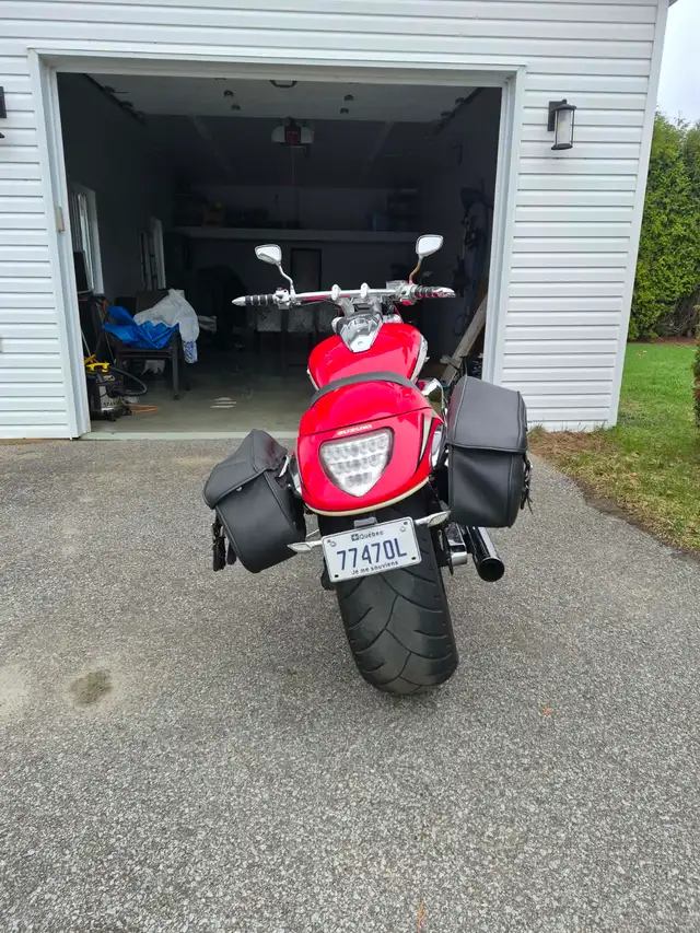 Suzuki boulevard m109R - Photo 4