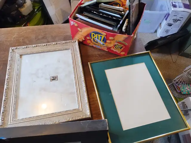 Pictures, frames, micro wave, printer - Photo 3