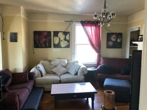 $1700  One bed room   den (character mansion suite) - Photo 5