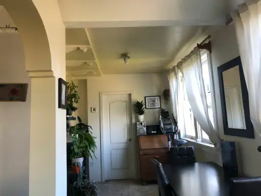 $1700  One bed room   den (character mansion suite) - Photo 7