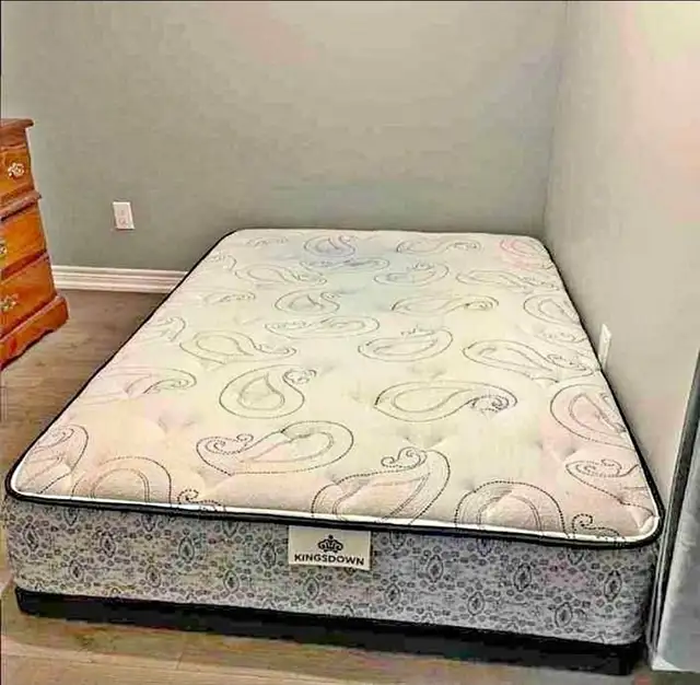 Queen Bed Frame Modern Wooden Look - Photo 3