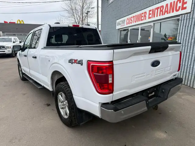 2021 Ford F-150 XLT SUPERCREW 4X4 / ACCIDENT FREE - Photo 2