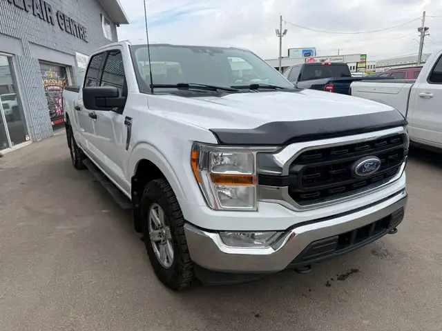 2021 Ford F-150 XLT SUPERCREW 4X4 / ACCIDENT FREE - Photo 6