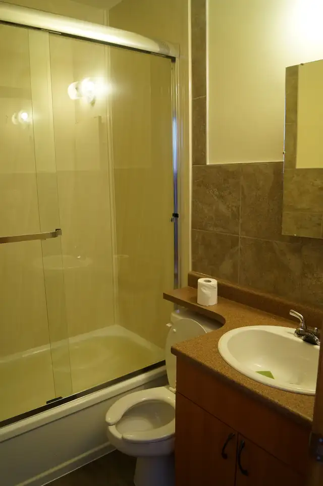Excellent Location! Central-Kingsway. Your 1 Bedroom Sanctuary - Photo 7