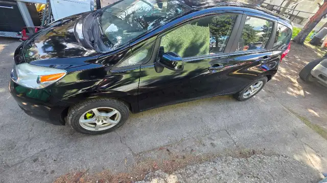2014 nissan versa note sv 30k km only - Photo 2