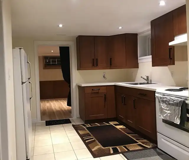Shared Basement Room for Rent Scarborough Kennedy Subway - Photo 3