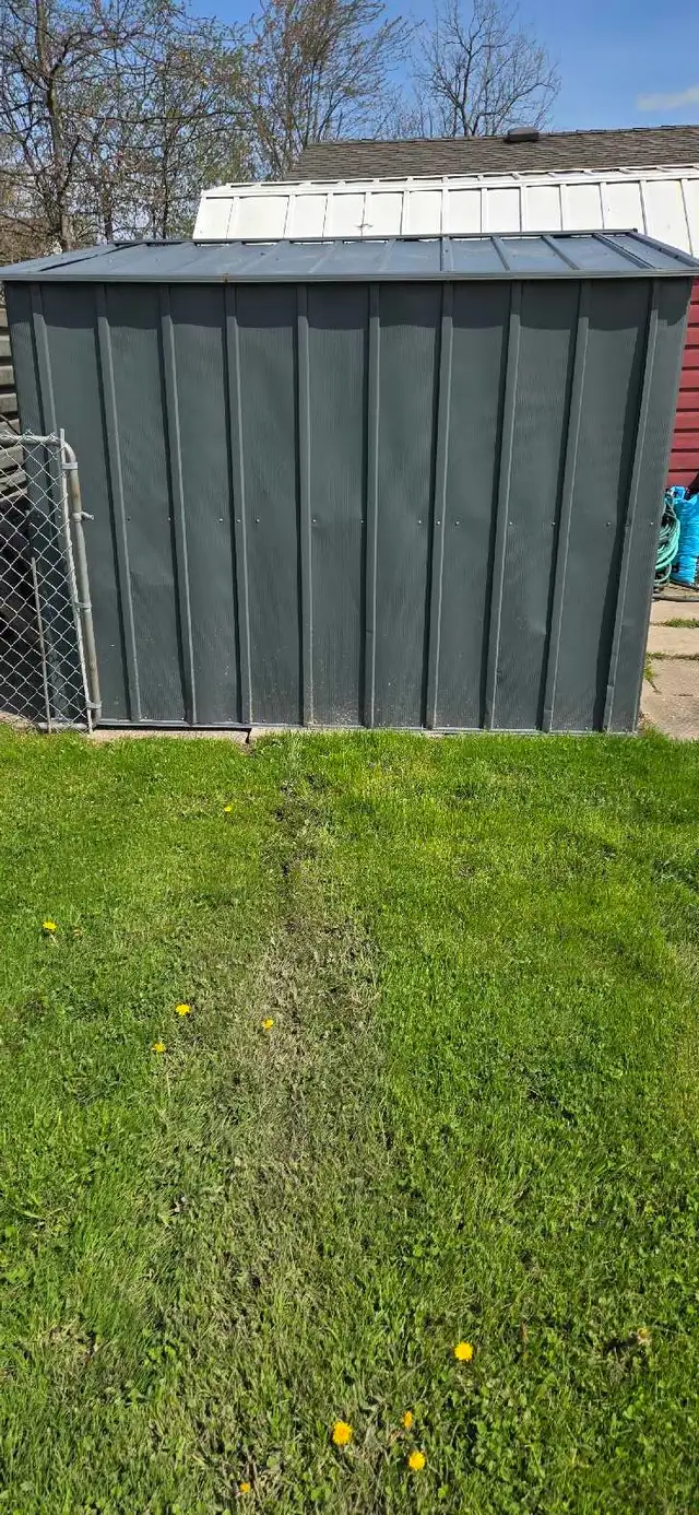metal shed - Photo 4