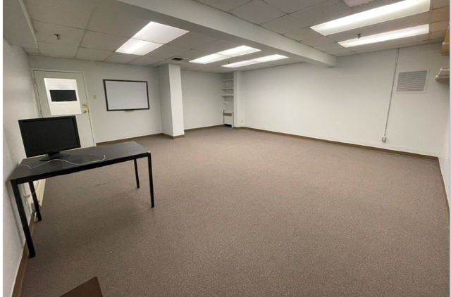 OFFICE SPACE AVAILABLE NOW! - Photo 3