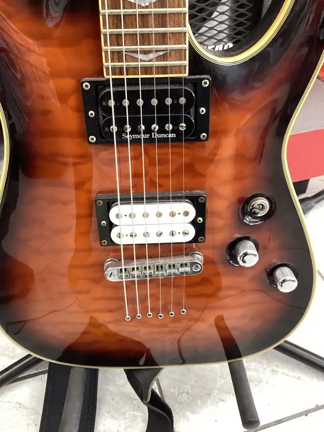 Guitare électrique Schecter - Photo 2