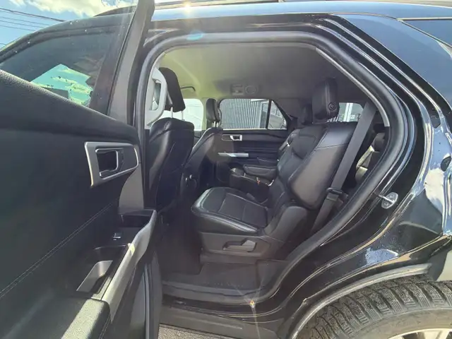 2020 Ford Explorer XLT 4WD /  LEATHER LOADED - Photo 12