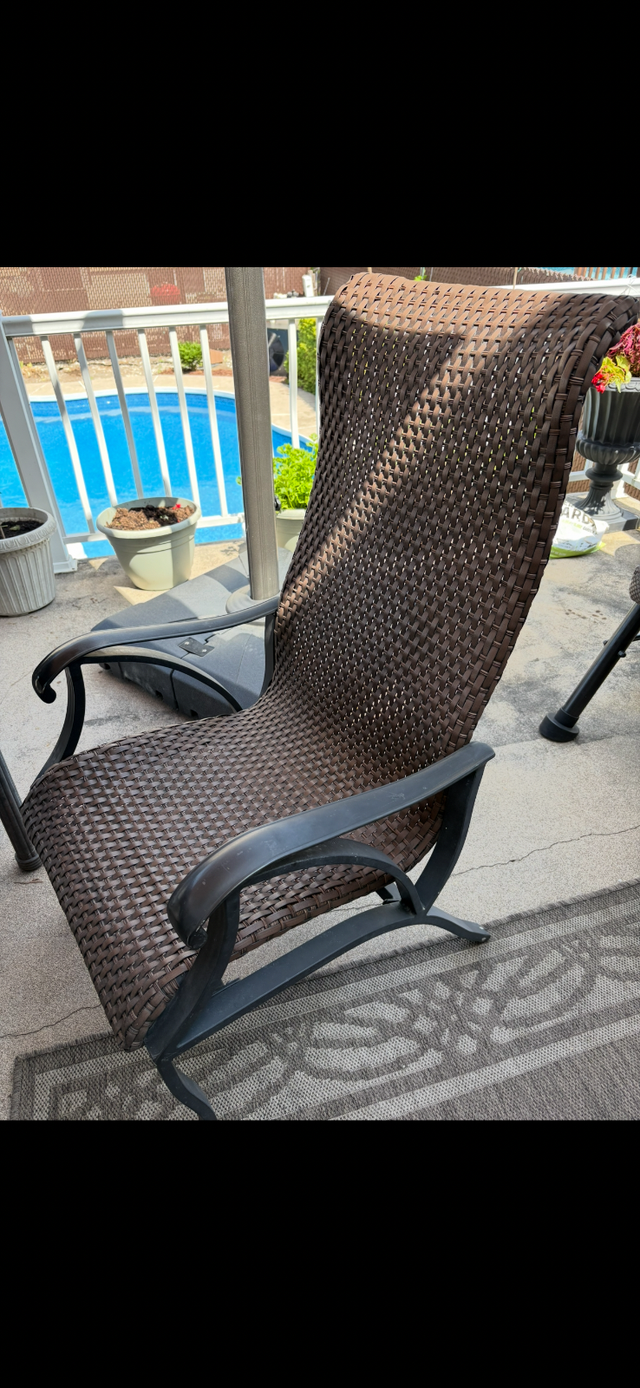 Patio set - Photo 2