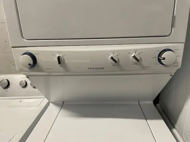 Laveuse sécheuse superposées (stacker) 27'' Frigidaire - Photo 2