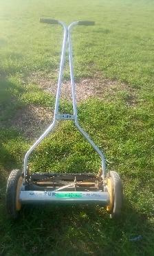 Lawnmower manual push