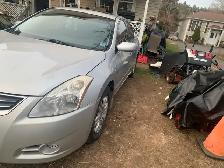 2012 nisssn Altima runs drives parts 250.00 as is - Photo 2