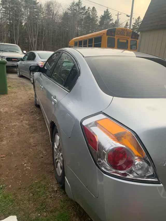 2012 nisssn Altima runs drives parts 250.00 as is - Photo 6