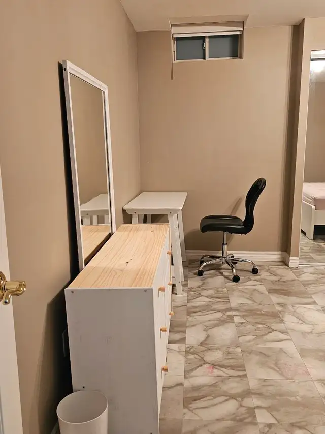 Fully Furnished 1 Bedroom, 1 Bath, 1 Parking, Basement Apartment - Photo 9