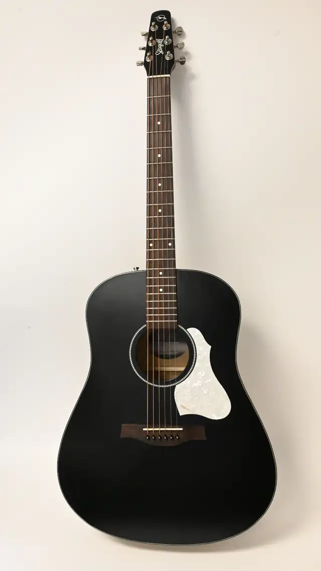 Seagull S6 Classic Black Acoustic-Electric Guitar with hard case - Photo 2