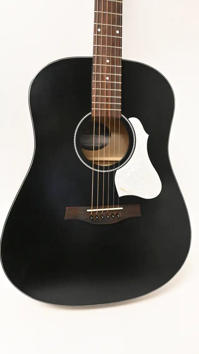 Seagull S6 Classic Black Acoustic-Electric Guitar with hard case - Photo 6