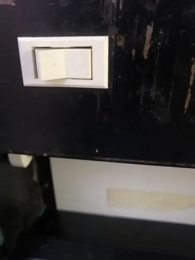 Casing for a 40 watt fluorescent bulb - Photo 3