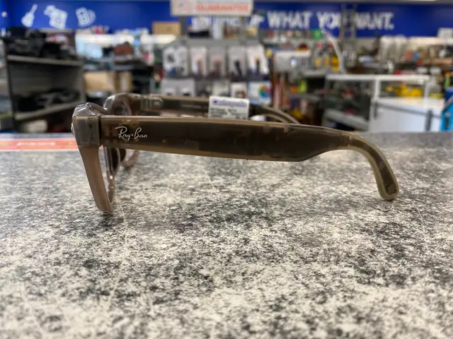RayBan Meta Wayfarer Transitions @ Cashopolis - Photo 2