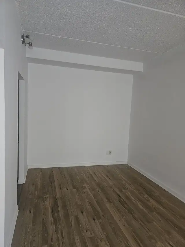 4 1/2 à louer à Anjou (disponible 1er Juillet) - Photo 3