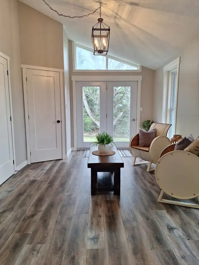 Newly Renovated Country Home - Photo 7