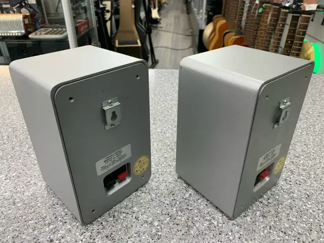 Realistic Minimus 7 Bookshelf Speakers - Photo 2