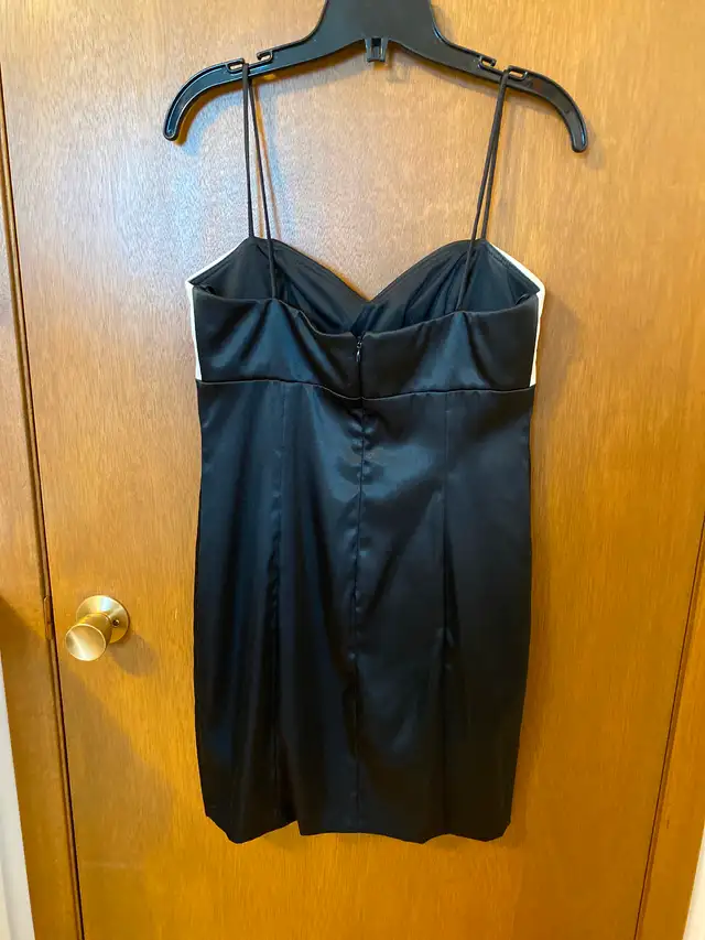Beautiful Black and white Short dress. - Photo 3