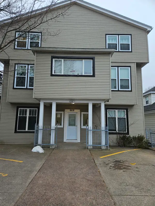 June 1st New Reno Large One BR Apt & Balcony Center Quinpool Rd