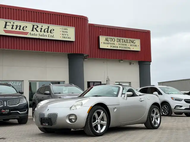 2007 Pontiac Solstice Convertible ONLY 136,000KMS!