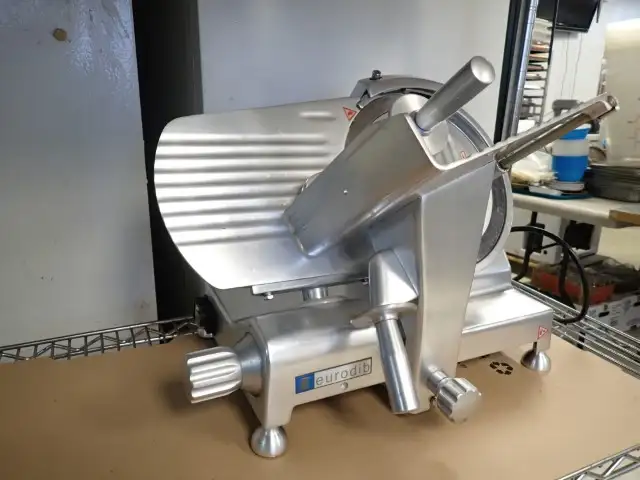 Electric Meat Slicer - Photo 2