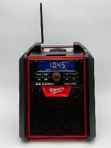 Milwaukee (2792-20) Jobsite Bluetooth Radio & Battery Charger - Photo 4