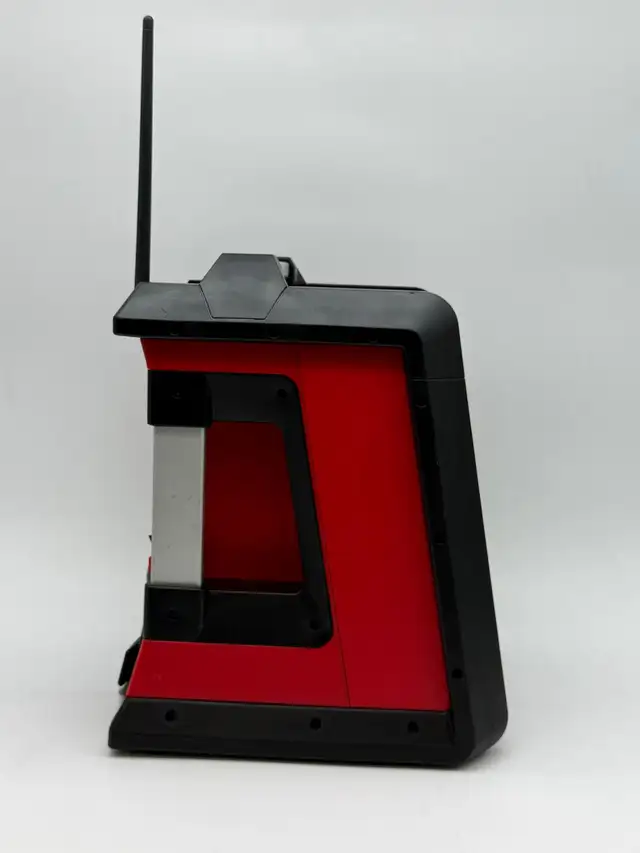 Milwaukee (2792-20) Jobsite Bluetooth Radio & Battery Charger - Photo 6