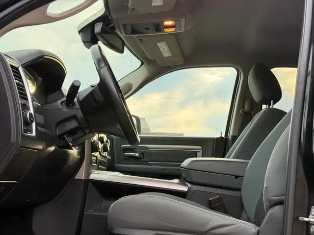 2019 RAM 1500 BIG HORN 4X4! ECODIESEL! BLACKED OUT! - Photo 8
