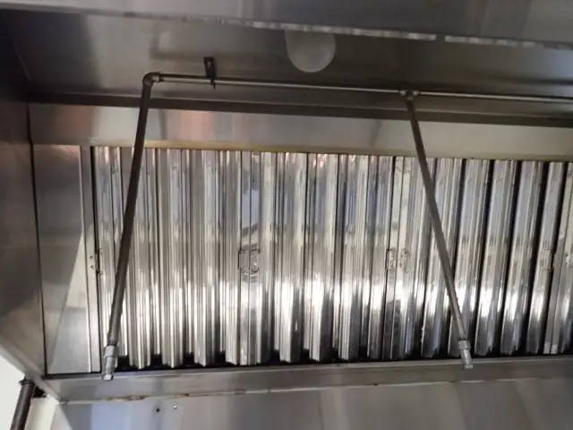 Commercial Kitchen Hood - Photo 4